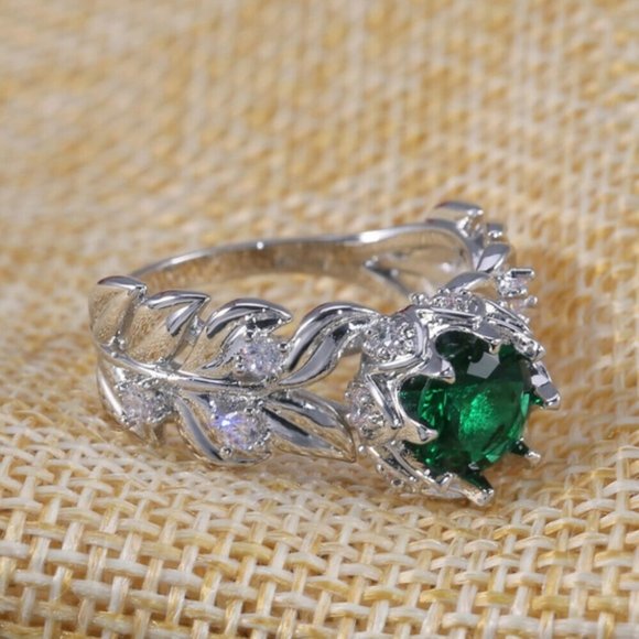 925 Silver Round Cut Emerald Ring New - Picture 5 of 5
